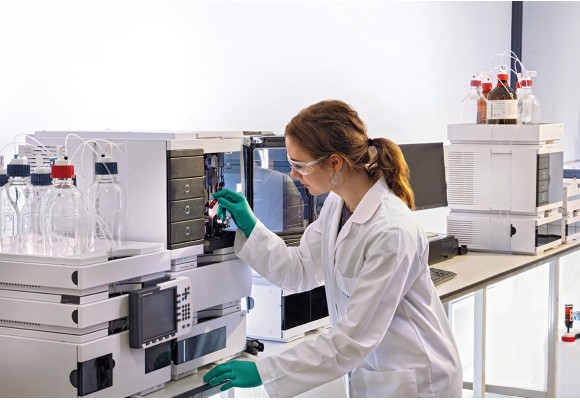 Afqlir®, primer biosimilar de aflibercept comercializado en España por Sandoz, una oportunidad para los pacientes con enfermedad